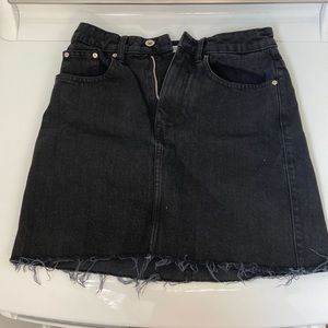 MUST GO TODAY - Zara Black Denim Skirt